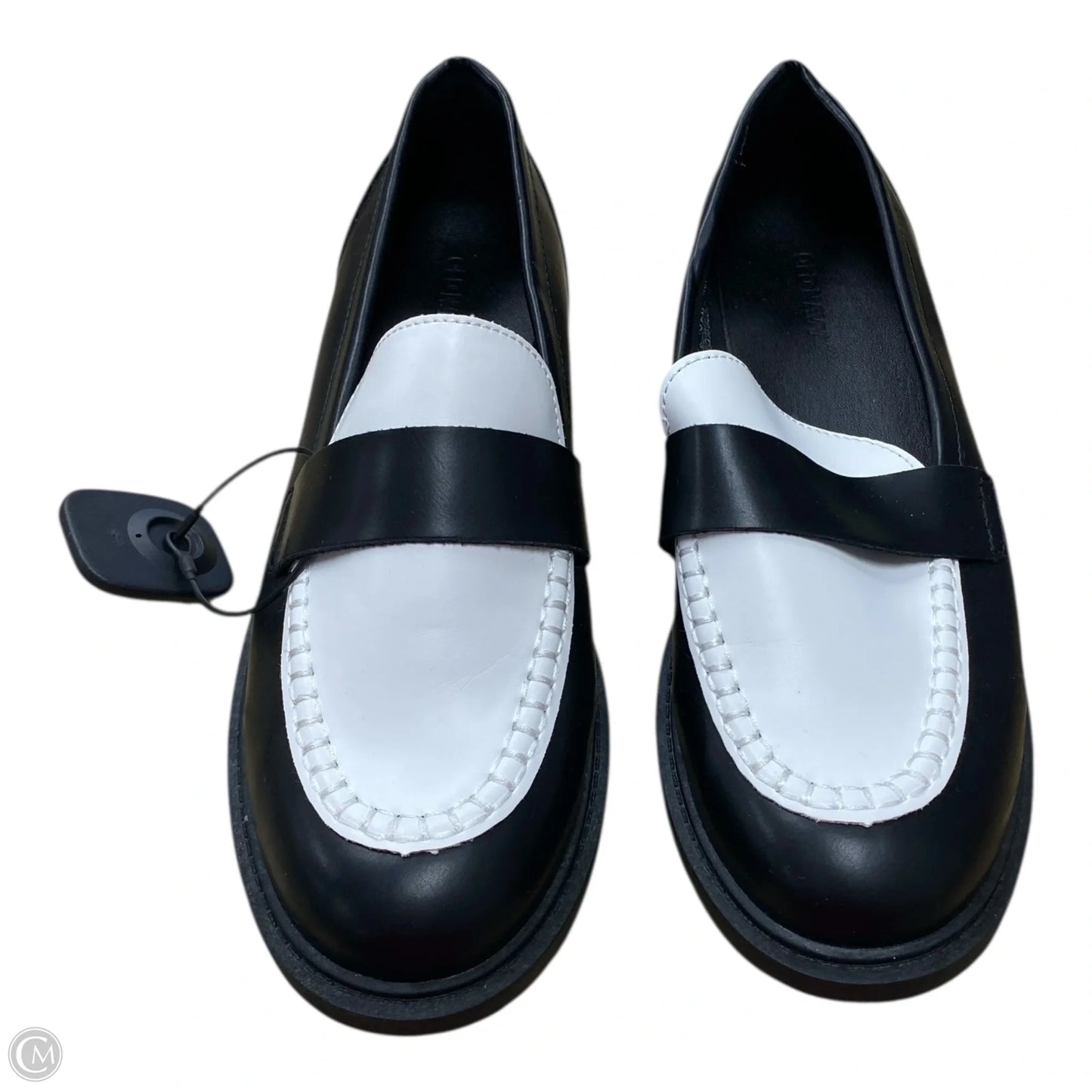 Shoes Flats By Old Navy In Black & White, Size: 9.5