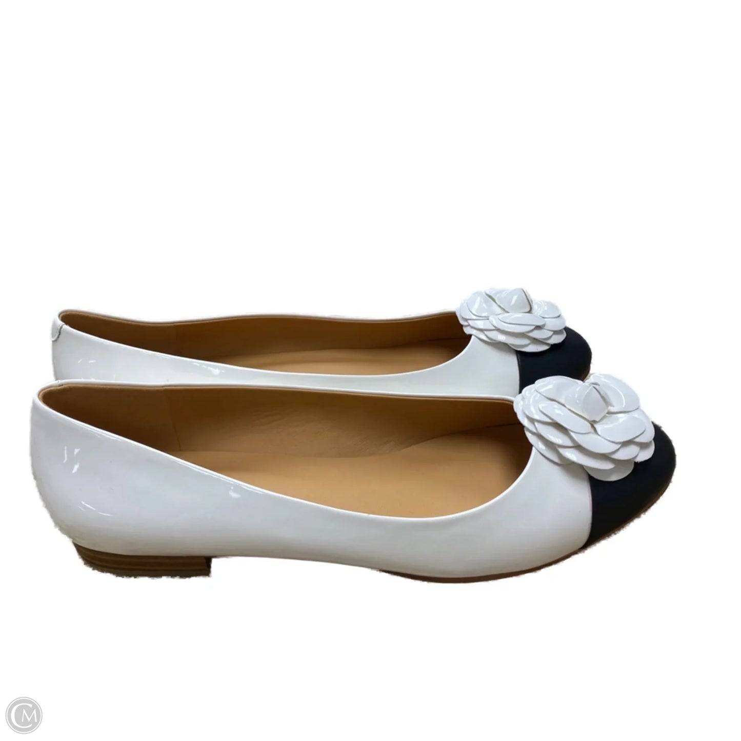 Shoes Flats By Cmc In White, Size: 9.5