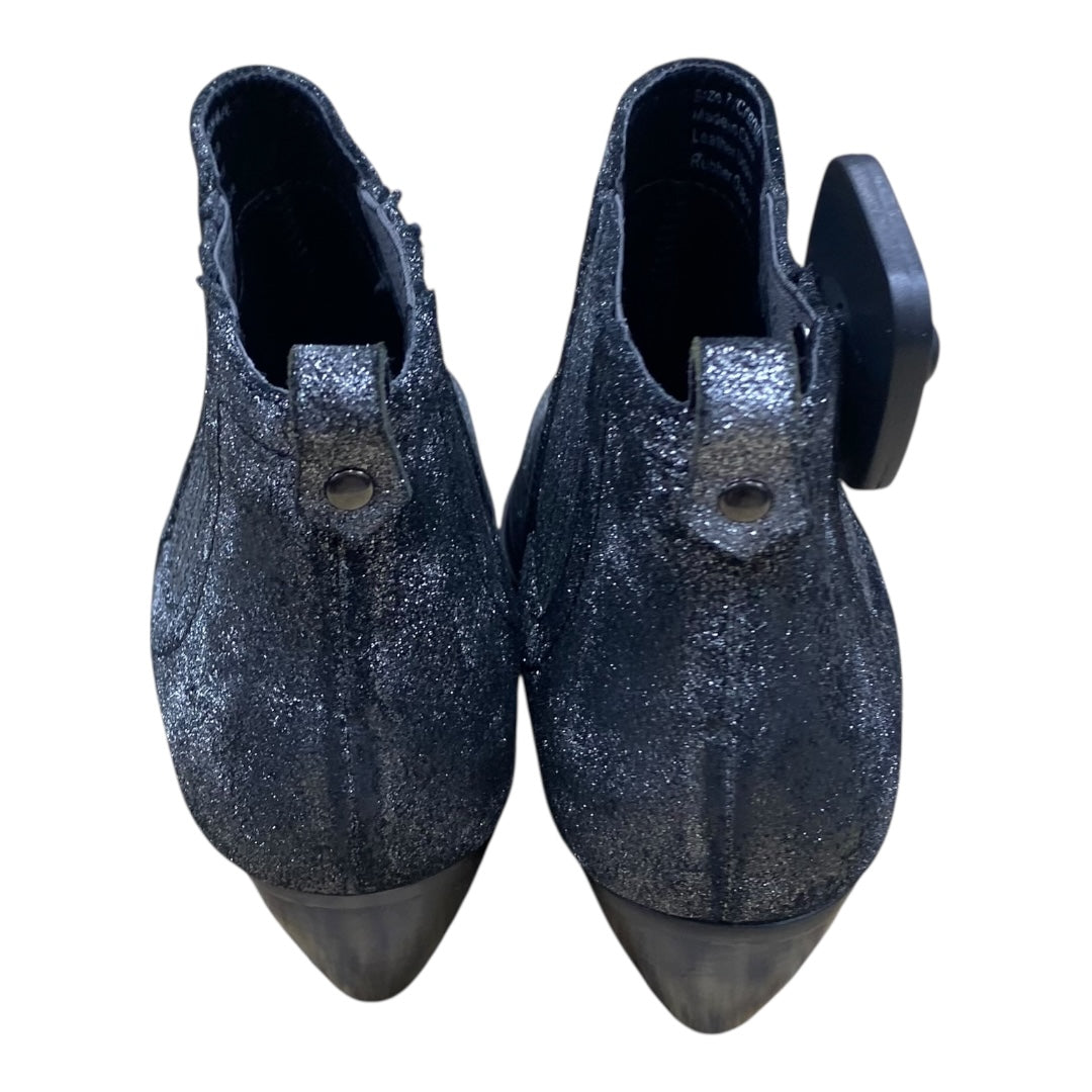 Boots Ankle Heels By Sbicca In Black & Silver, Size:7