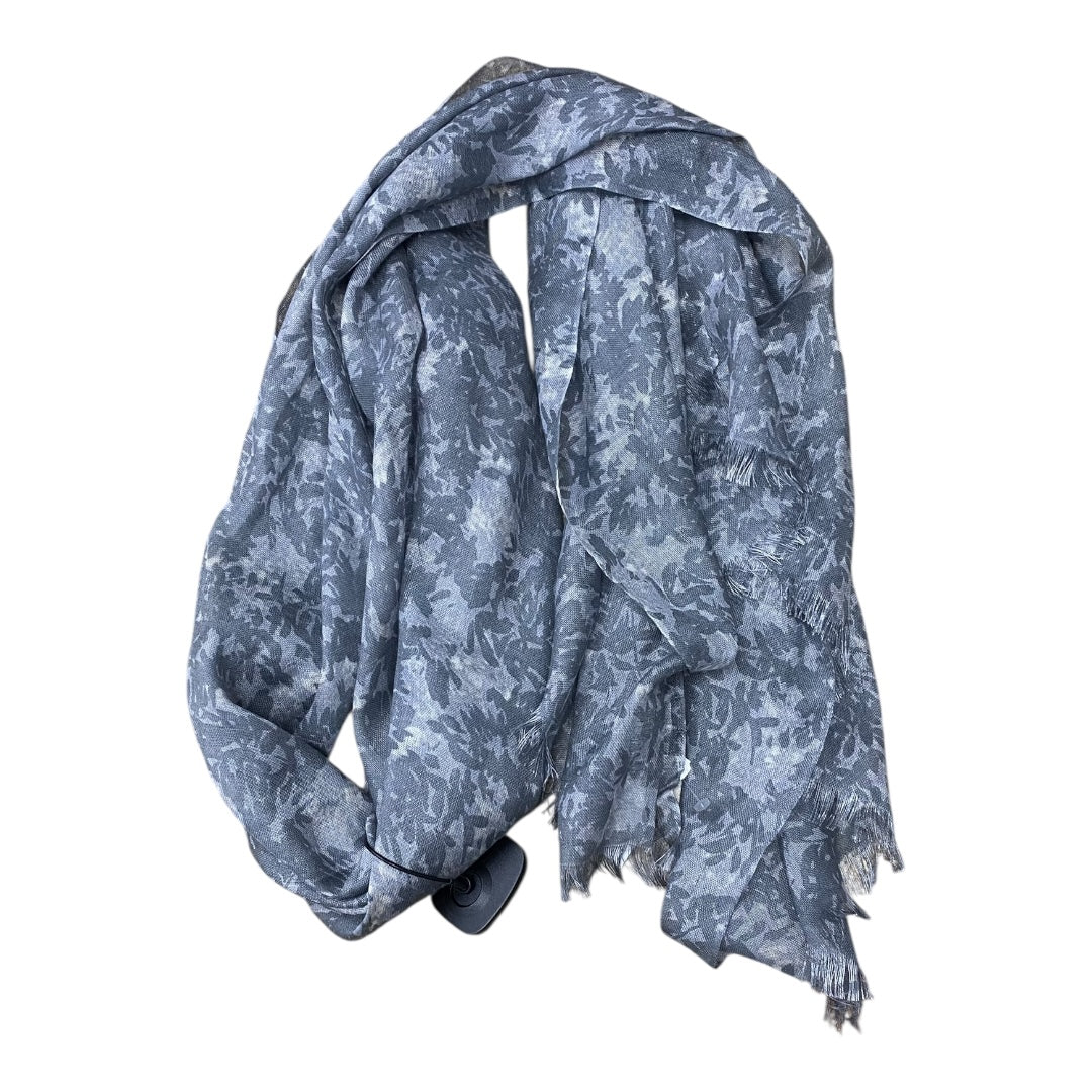 Scarf Long By Banana Republic In Grey