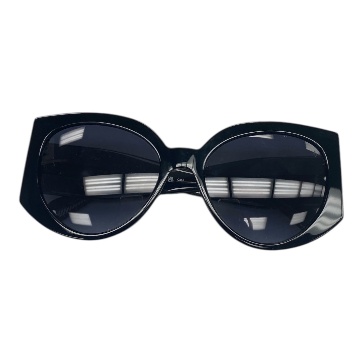 Sunglasses By Rag And Bone In Black
