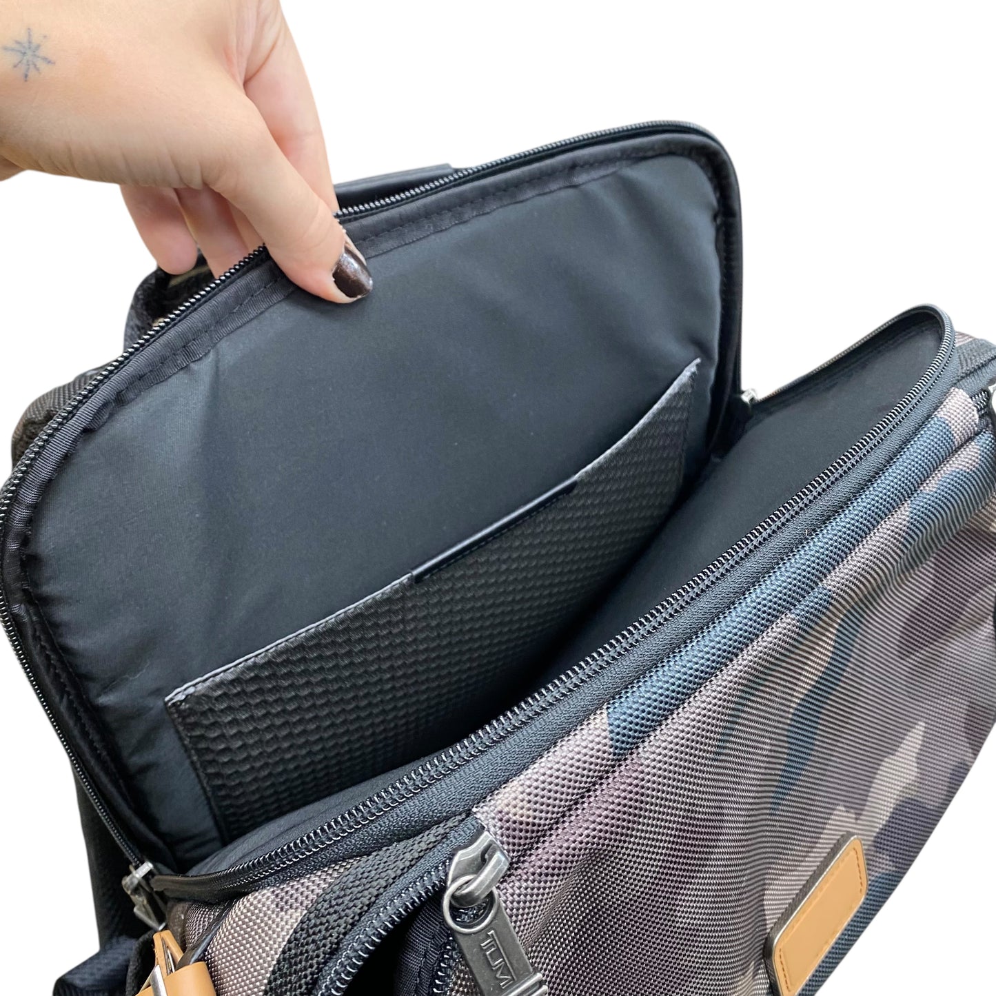 Backpack Designer By Tumi In Camouflage Print, Size:Large