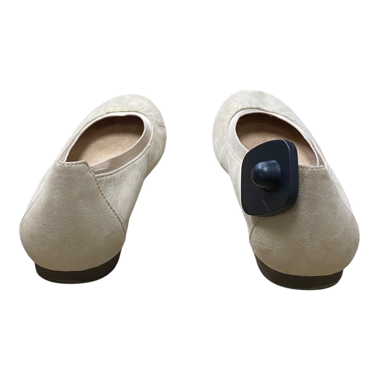 Shoes Flats By Vionic In Beige, Size:6