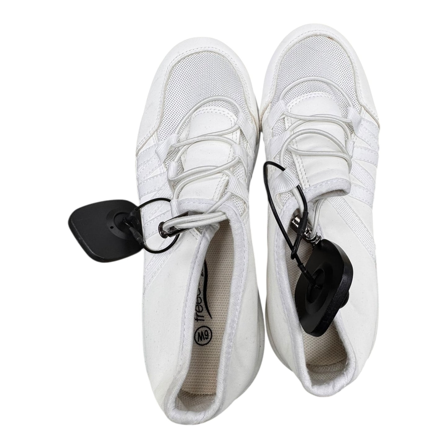 Shoes Athletic By Freedom fit zone In White, Size:6