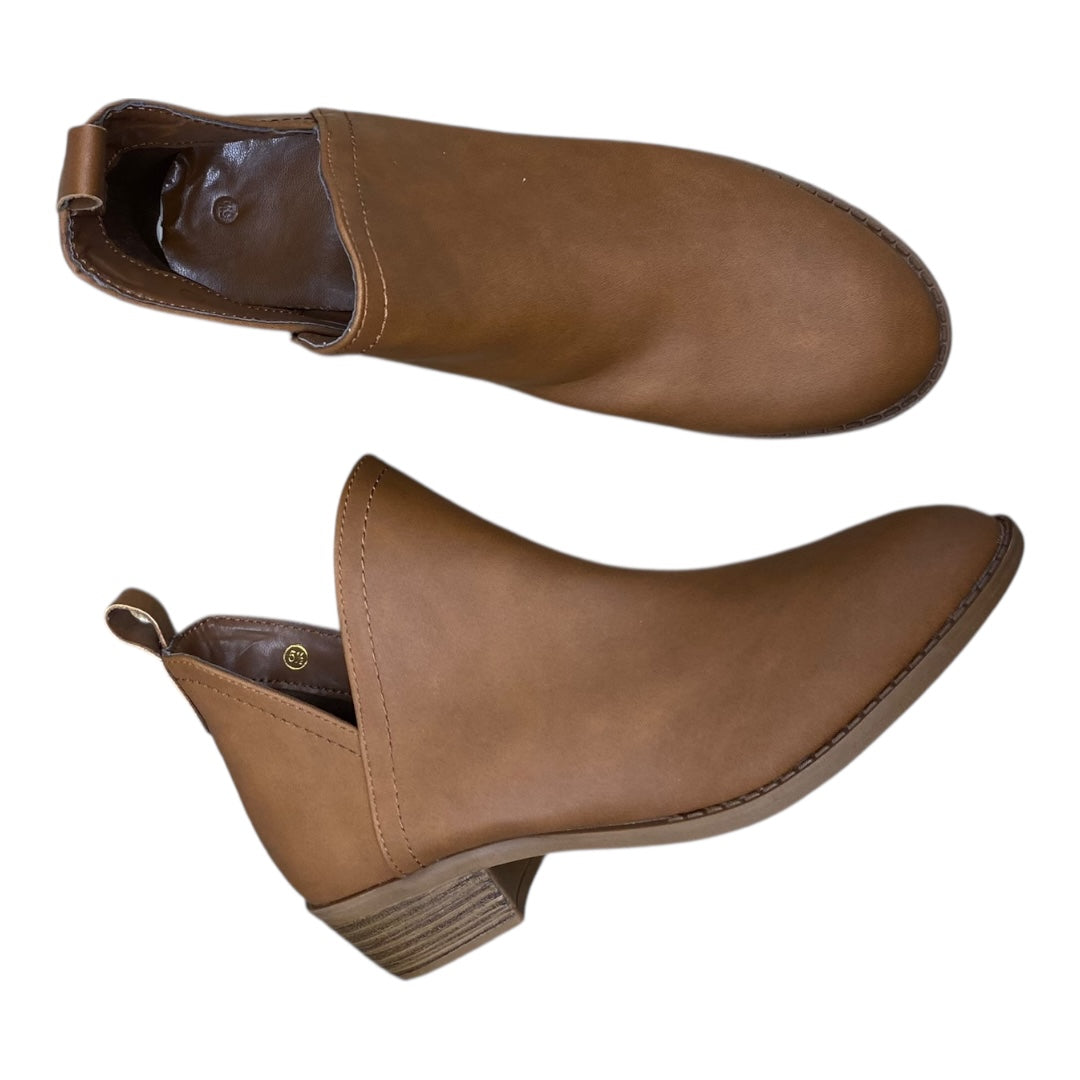 Boots Ankle Heels By Cmc In Brown, Size:5.5