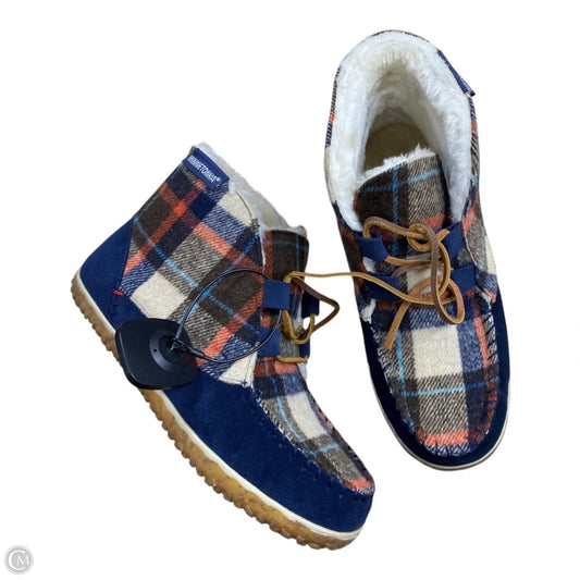 Boots Ankle Flats By Minnetonka In Plaid Pattern, Size: 8