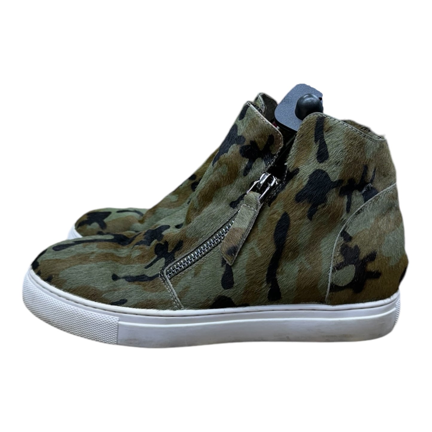 Shoes Sneakers By Cmb In Camouflage Print, Size: 6