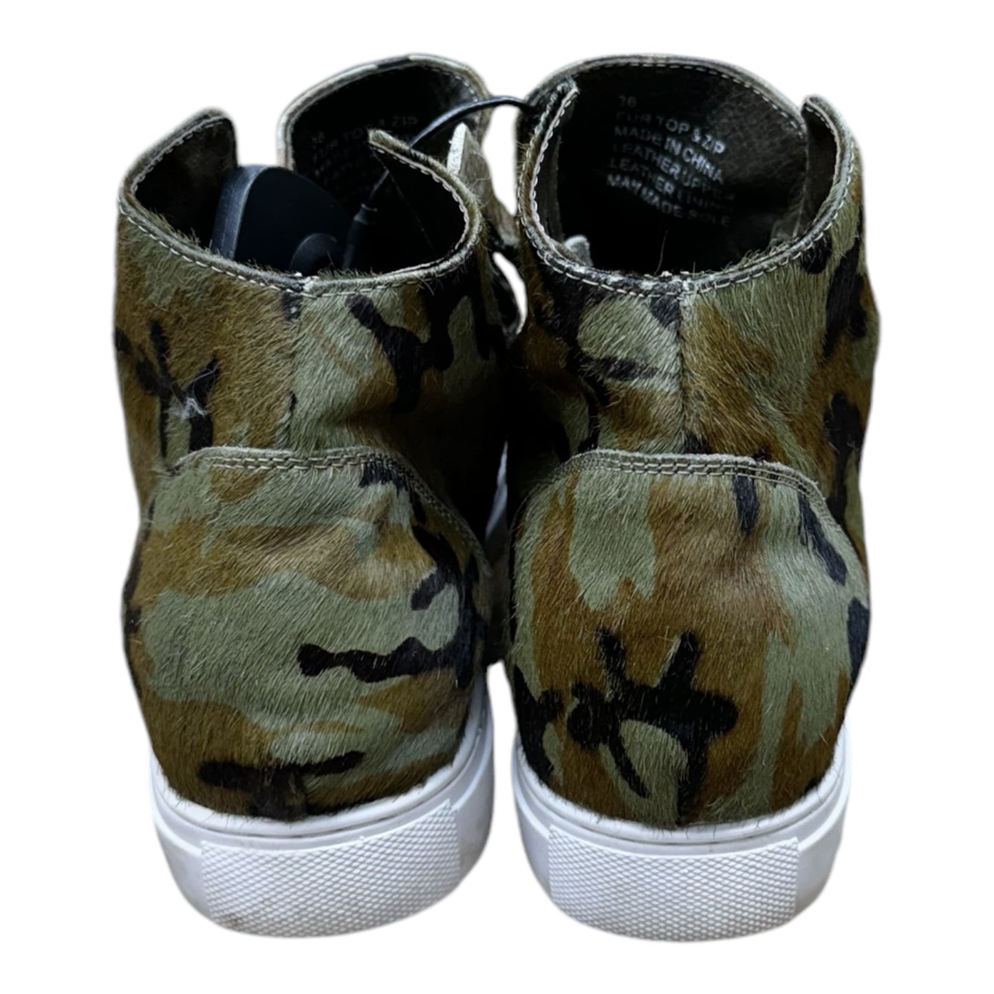 Shoes Sneakers By Cmb In Camouflage Print, Size: 6