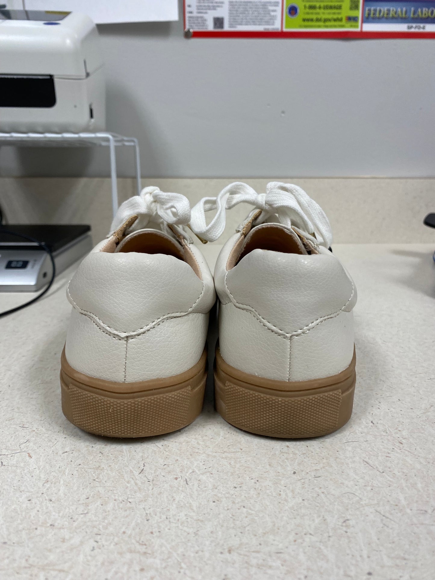 Shoes Sneakers By Loft In Cream, Size: 7