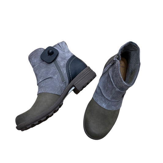 Boots Ankle Heels By Earth Origins In Multi, Size:8