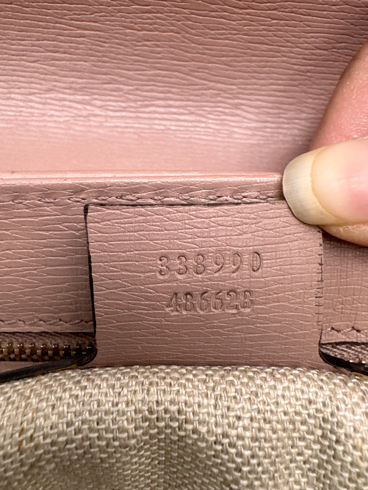 Clutch Luxury Designer By Gucci In Pink, Size:Large