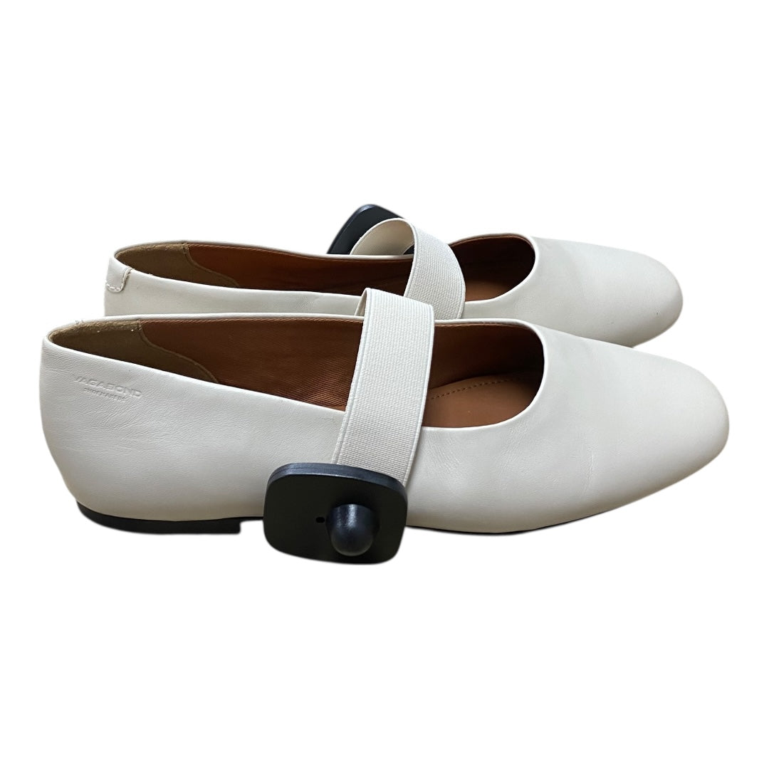 Shoes Flats By Cmc In Ivory, Size:5.5