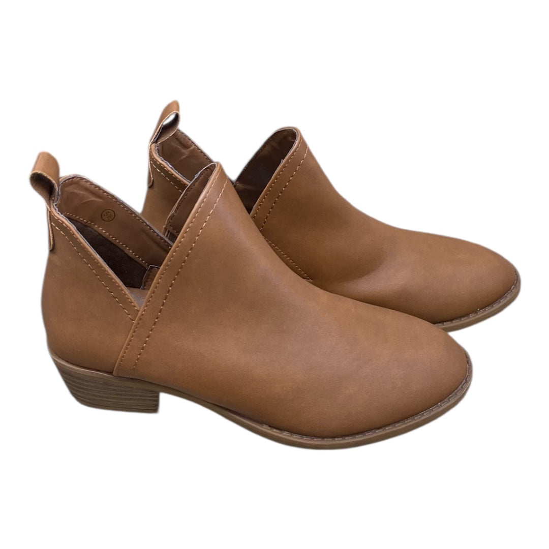 Boots Ankle Heels By Cmc In Brown, Size:5.5