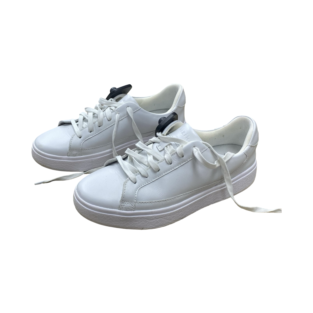 Shoes Sneakers By Cmc In White, Size:9.5