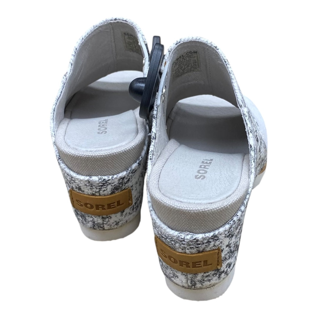Sandals Designer By Sorel In Grey & White, Size:7
