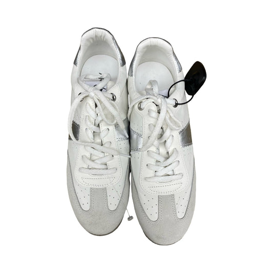 Shoes Sneakers By Cmc In Silver & White, Size:11