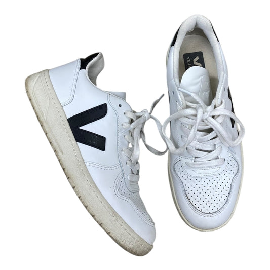 Shoes Sneakers By Veja In White, Size:7