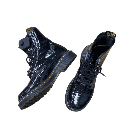 Boots Ankle Flats By Dr Martens In Black, Size:7