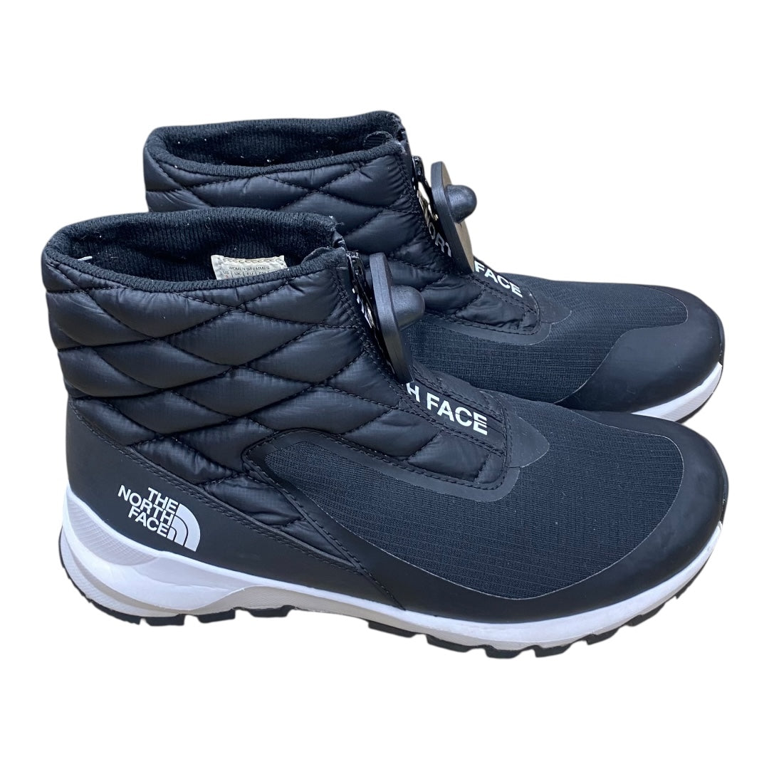 Boots Ankle Flats By The North Face In Black & White, Size:9