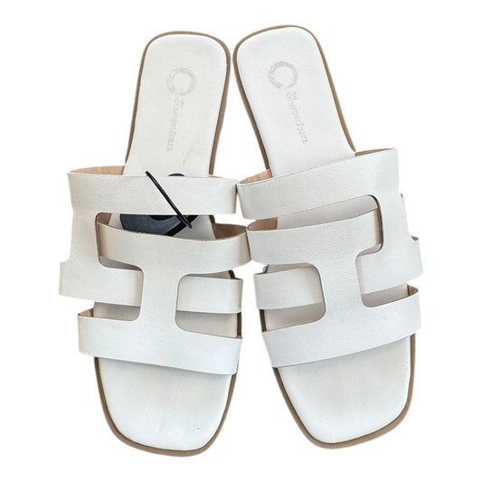 Sandals Flats By COMFORTFOAM In Cream, Size:7.5