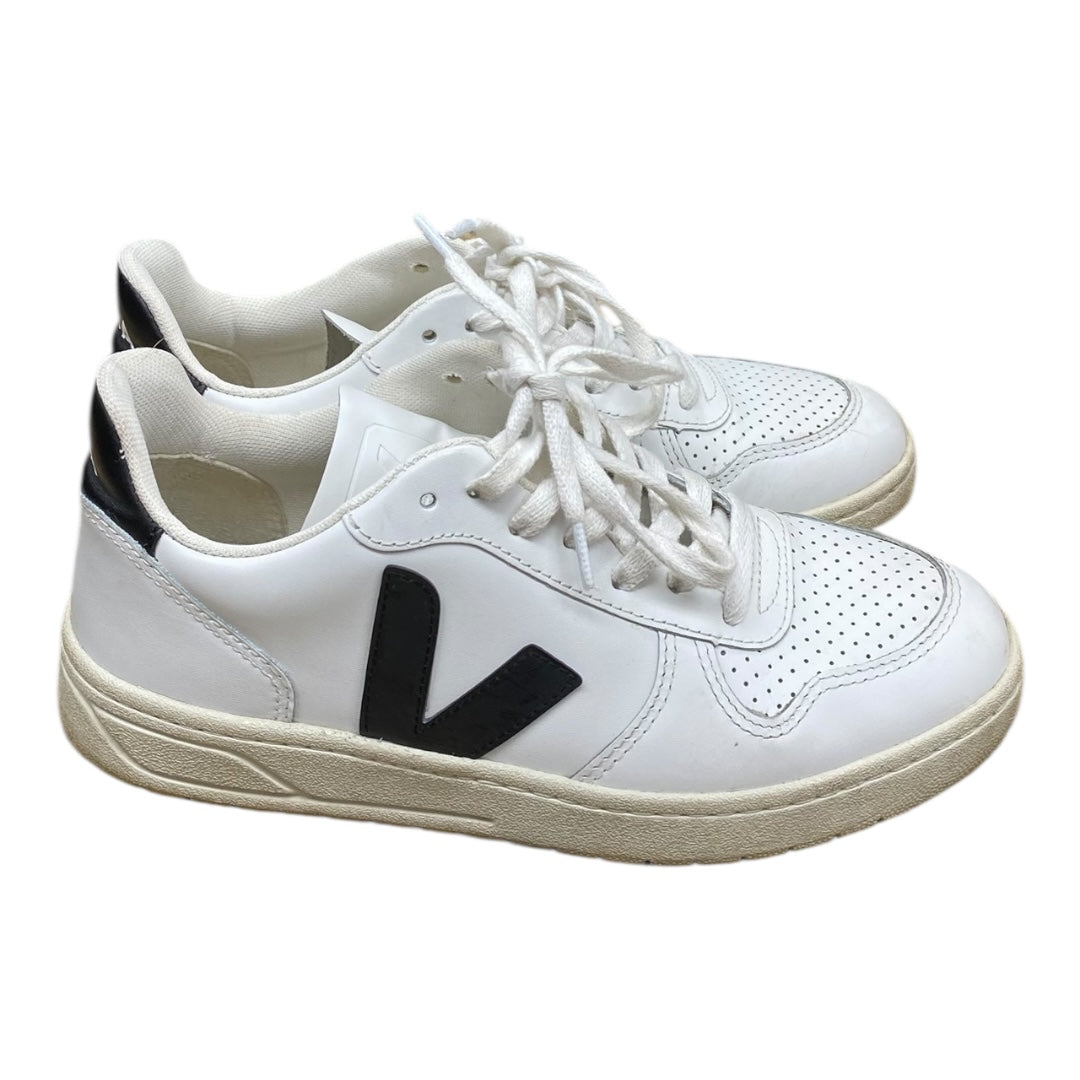 Shoes Sneakers By Veja In White, Size:7