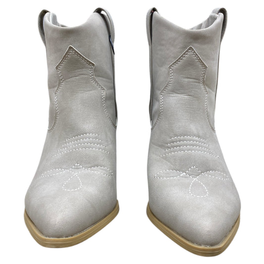 Boots Ankle Heels By Qupid In Grey, Size:7.5