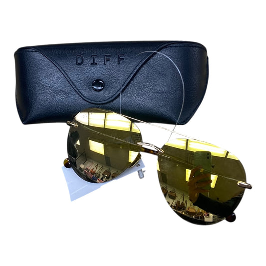 Sunglasses By Cmc In Gold