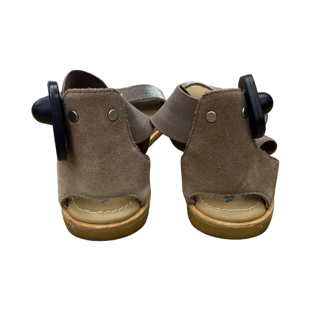 Sandals Designer By Sorel In Brown, Size:7
