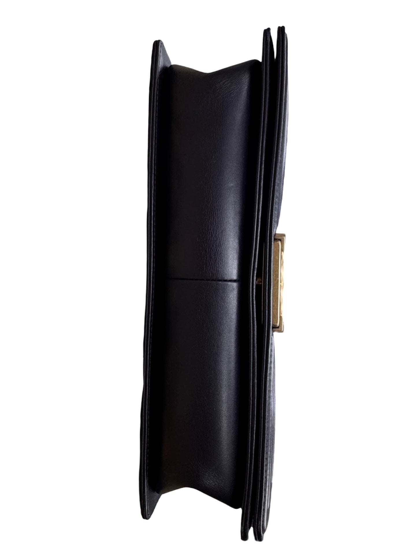 Grained Calfskin Black & Gold-Tone Metal
Chanel Boy Handbag Luxury Designer By Chanel In Black & Gold, Size:Large (6.9x11x3)