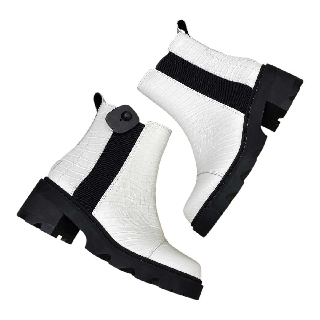 Boots Designer By Sorel In Black & White, Size:10