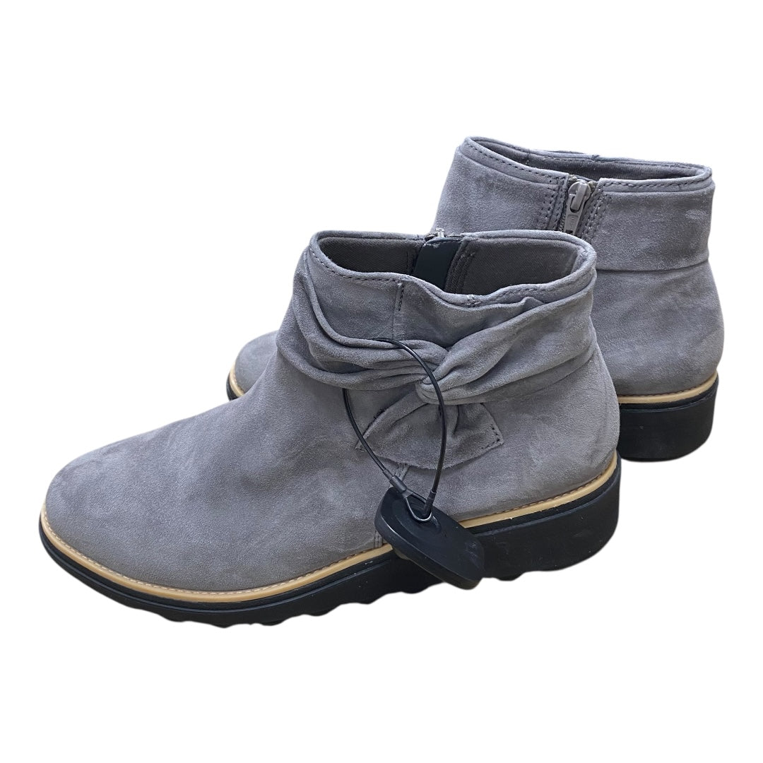 Boots Ankle Flats By Clarks In Grey, Size:8.5