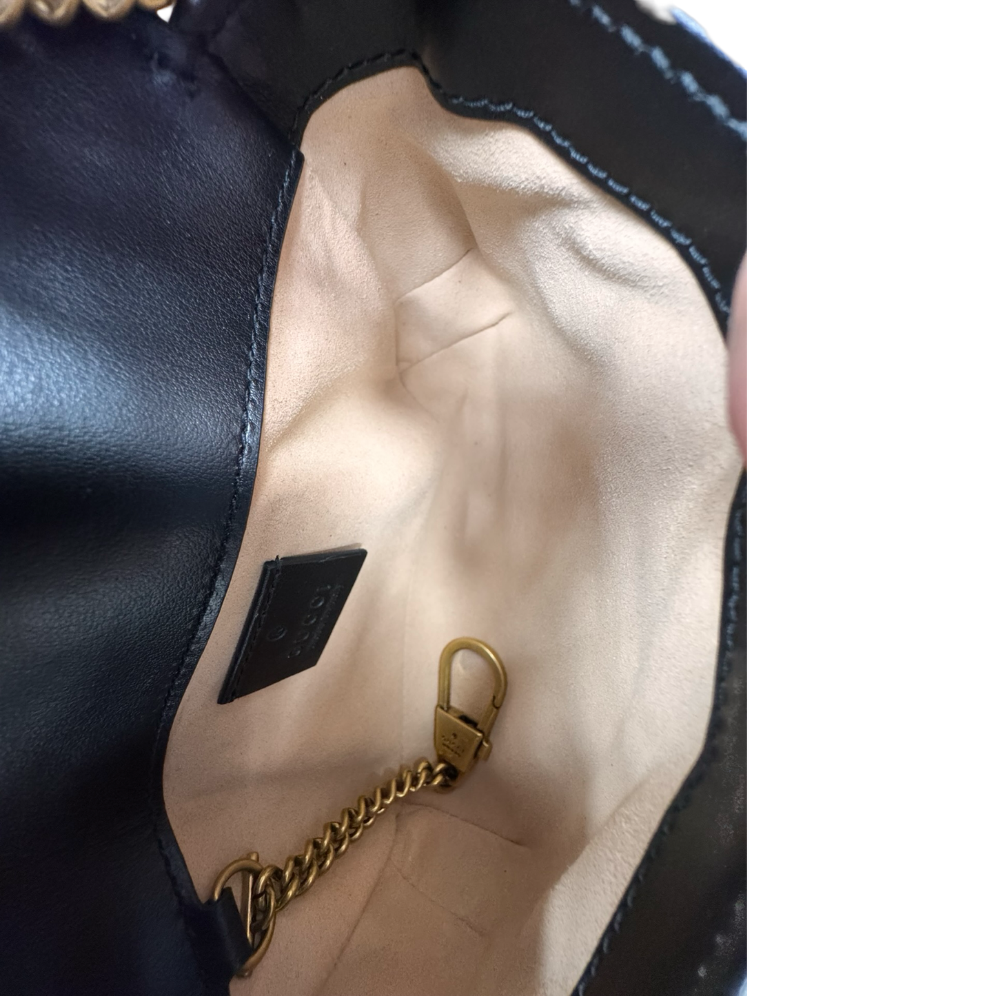 Handbag Luxury Designer By Gucci In Black, Size: XS (6.2"W x 4"H x 1.7"D)