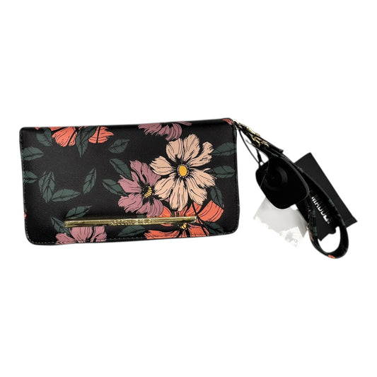 Wallet By Steve Madden In Floral Print, Size:Medium