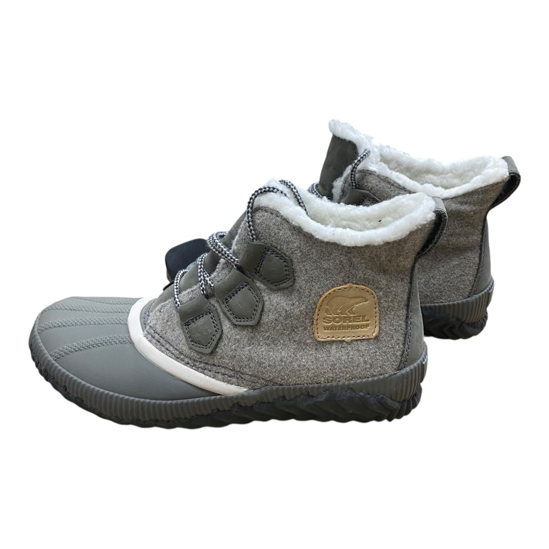 Boots Designer By Sorel In Grey & White, Size:8