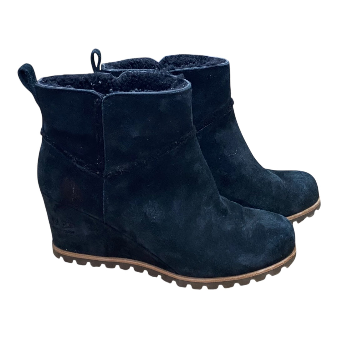 Boots Designer By Ugg In Black, Size:10