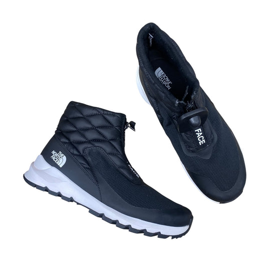 Boots Ankle Flats By The North Face In Black & White, Size:9
