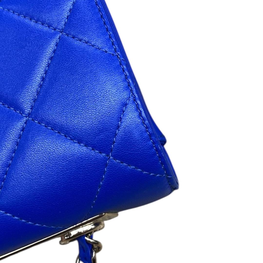 Handbag Luxury Designer By Chanel, Size: Medium