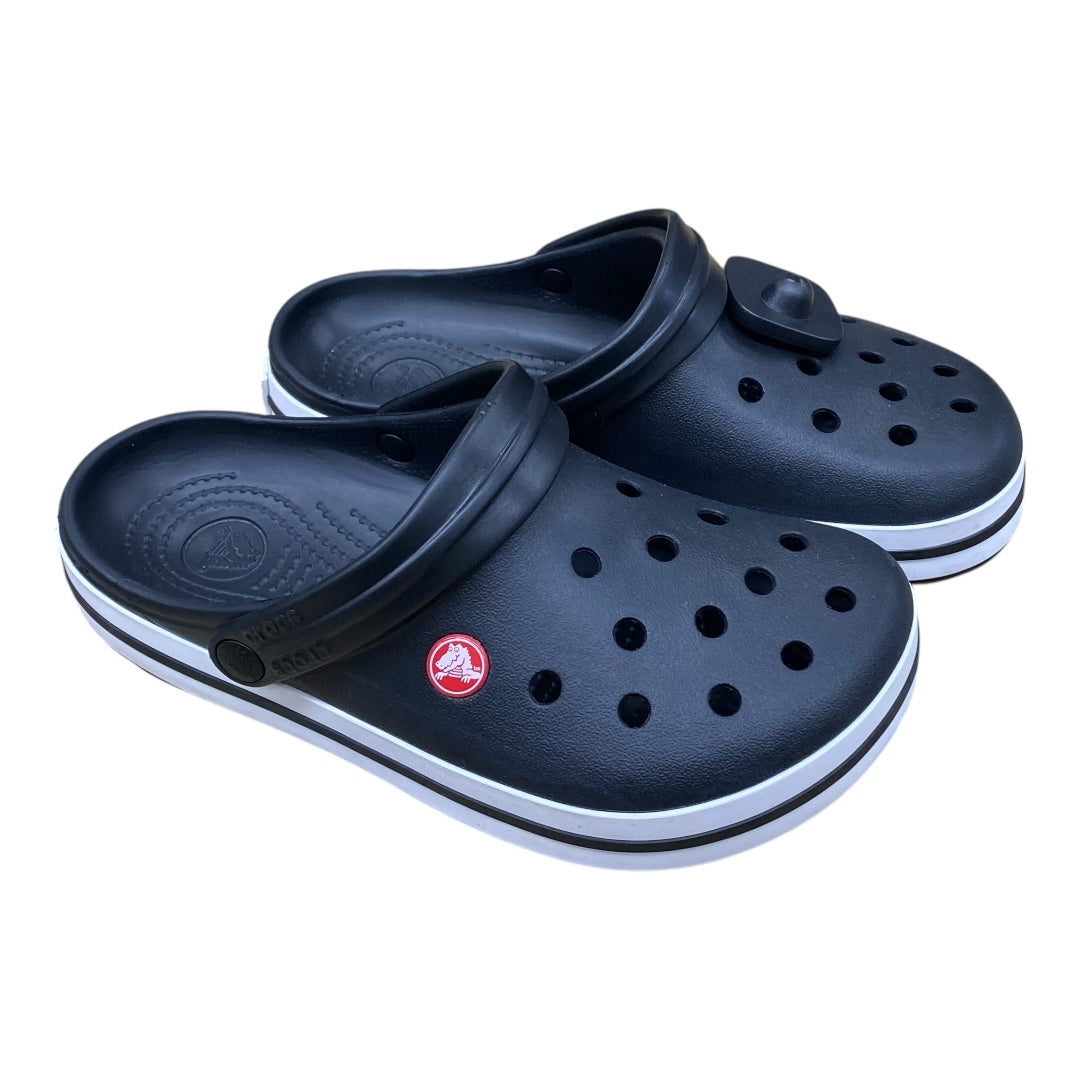 Sandals Flats By Crocs In Black, Size:8