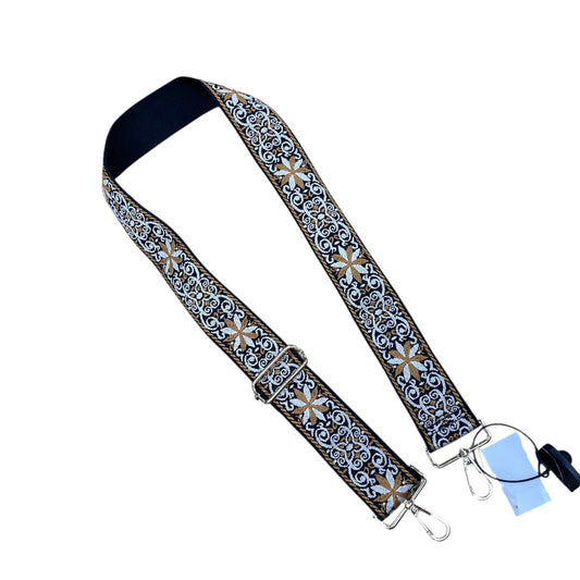Accessory Label By Clothes Mentor In Multi