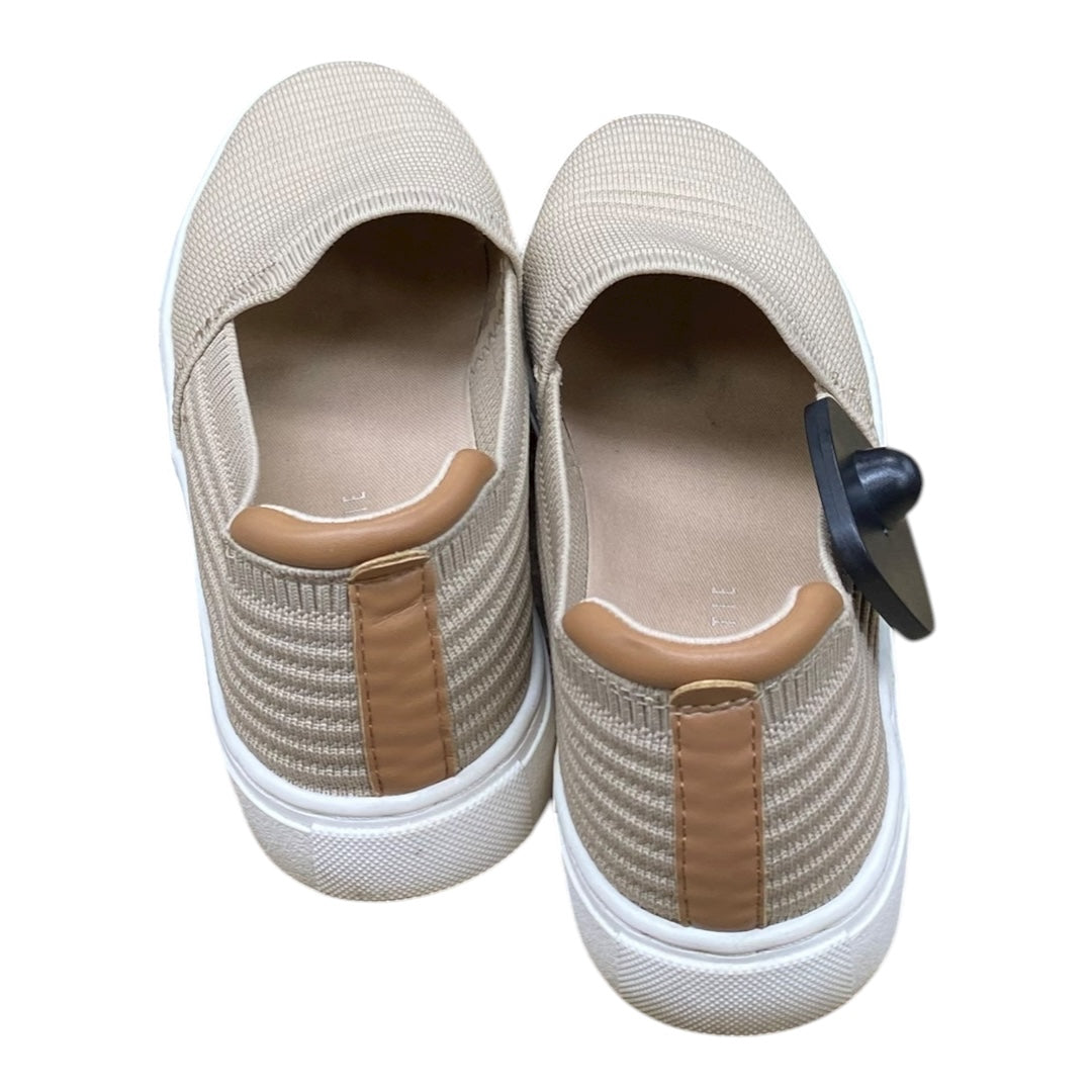 Shoes Flats By Kelly And Katie In Beige, Size:8
