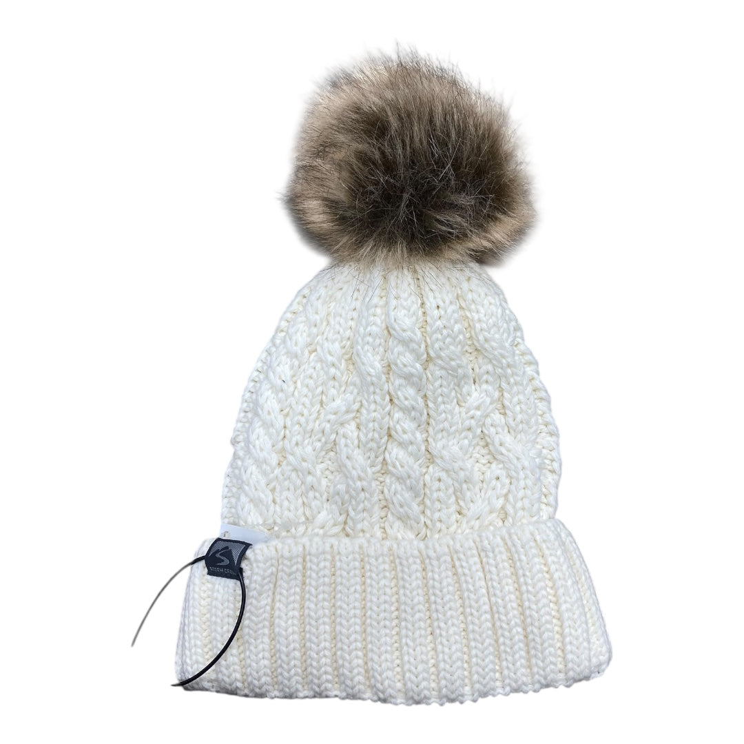 Hat Beanie By Clothes Mentor In Cream