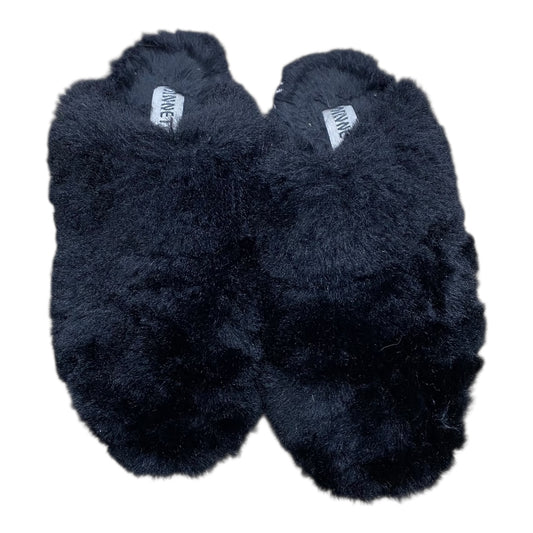Slippers By Minnetonka In Black, Size:8